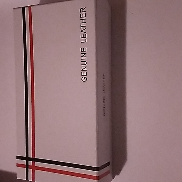 Genuine Leather wallet in black - Picture 6 of 6